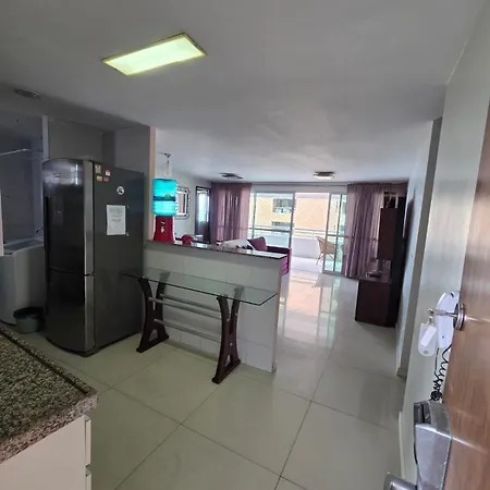 Vista Mar 4 Suítes Apartamento *